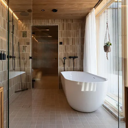 Virpiniemi Seaview Villa *